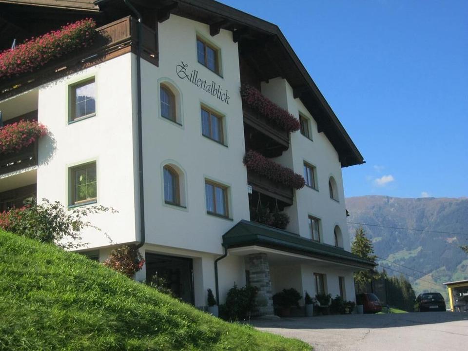 Sommeransicht Haus