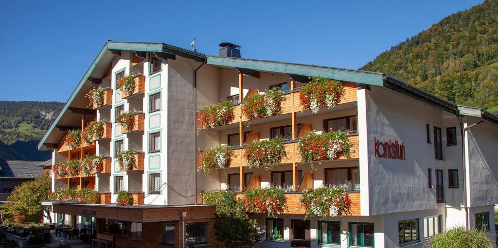 Hotel Kanisfluh_Außenansicht vorne_Sommer-min
