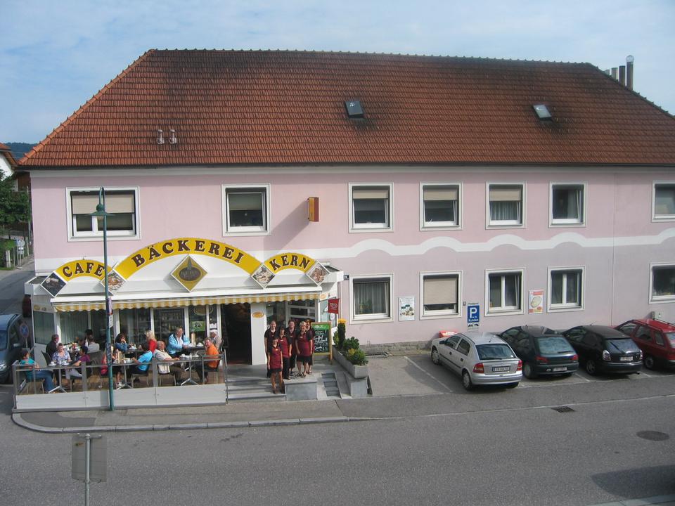 Cafe-Bäckerei Kern Neuhhoferstraße