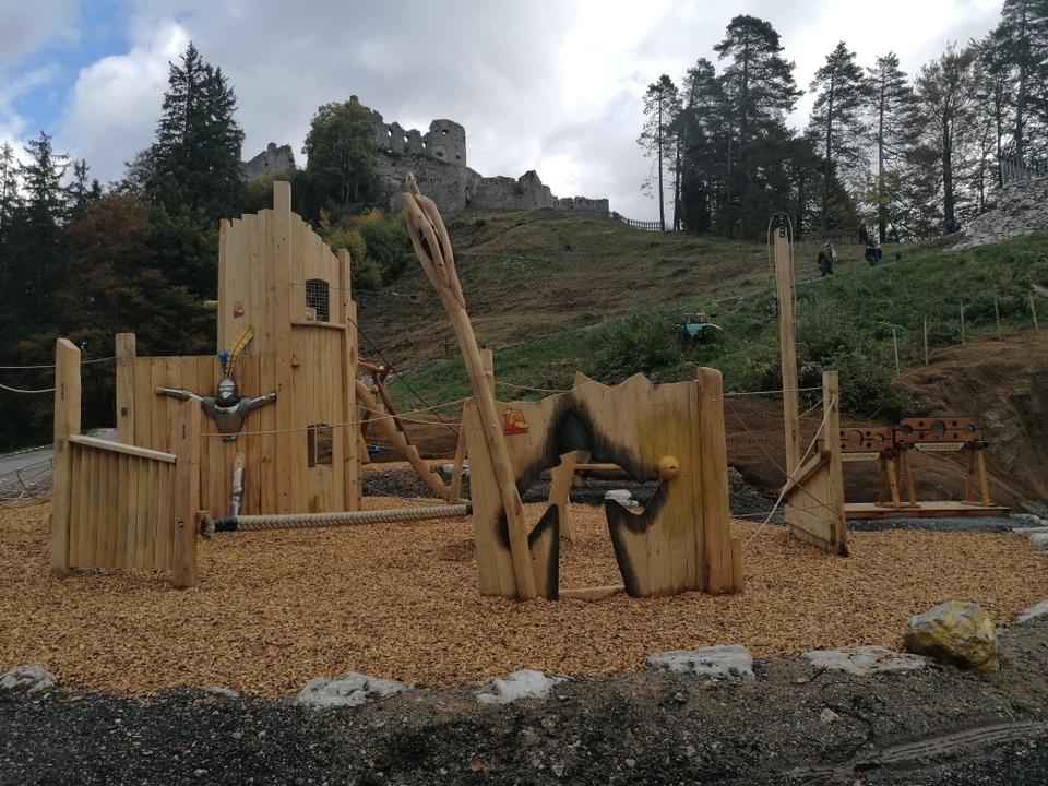 Spielplatz Ritter Rüdiger im Sommer