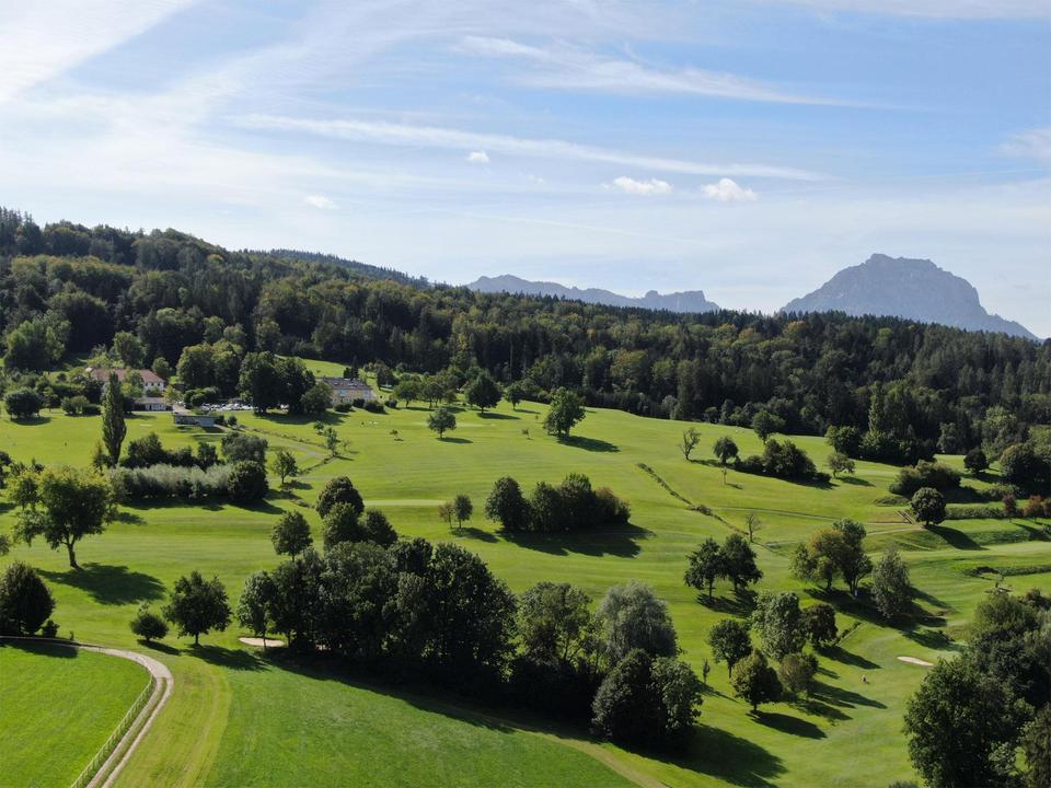Golfclub Traunsee Almtal Blick auf Traunstein