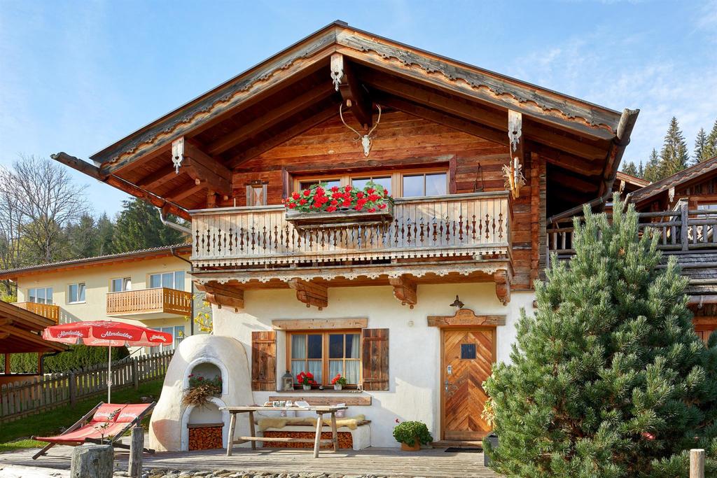 Almdorf Flachau Außenansicht