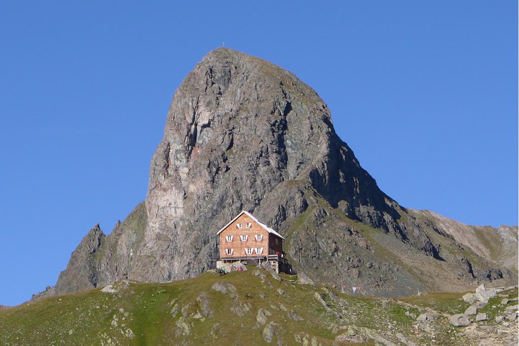 Reichenberger Hütte mit Gössleswand