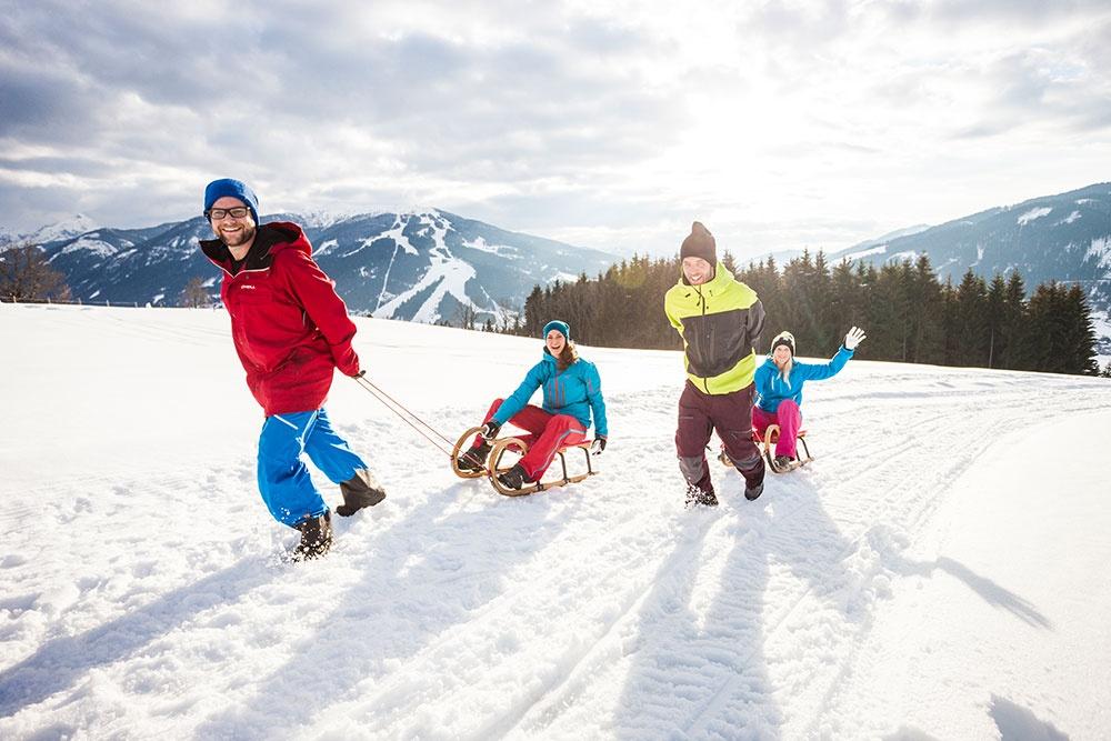 Schlittenfahren beim Winterbauer