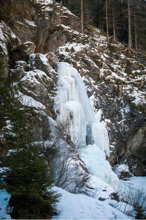 TVB-Tiroler-Oberland-Kaunertal-Severin-Wegener-Eisklettern-Mühlbachfall-2022_B1A9411.jpg
