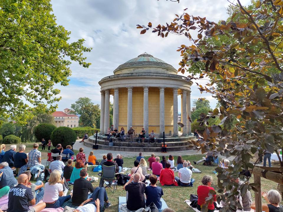 Musik im Park feat. The Chelsix