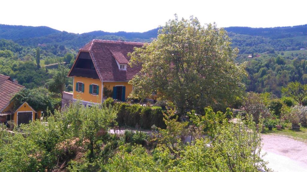 Bioweingut Menhard Thomas Haupthaus
