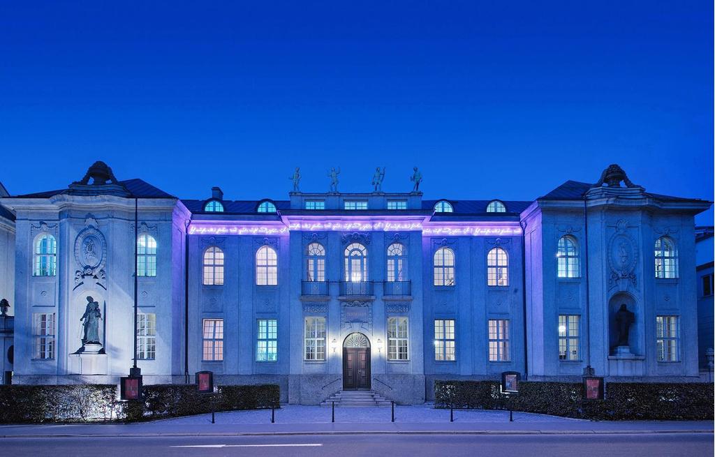 Mozarteum bei Nacht