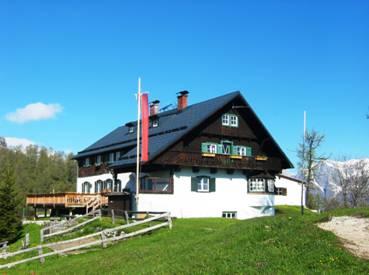 Hütte im Sommer