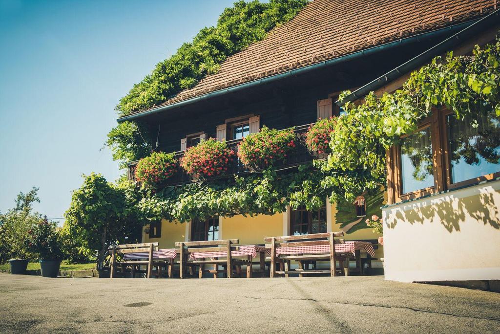 Körbisch Buschenschank Außenansicht