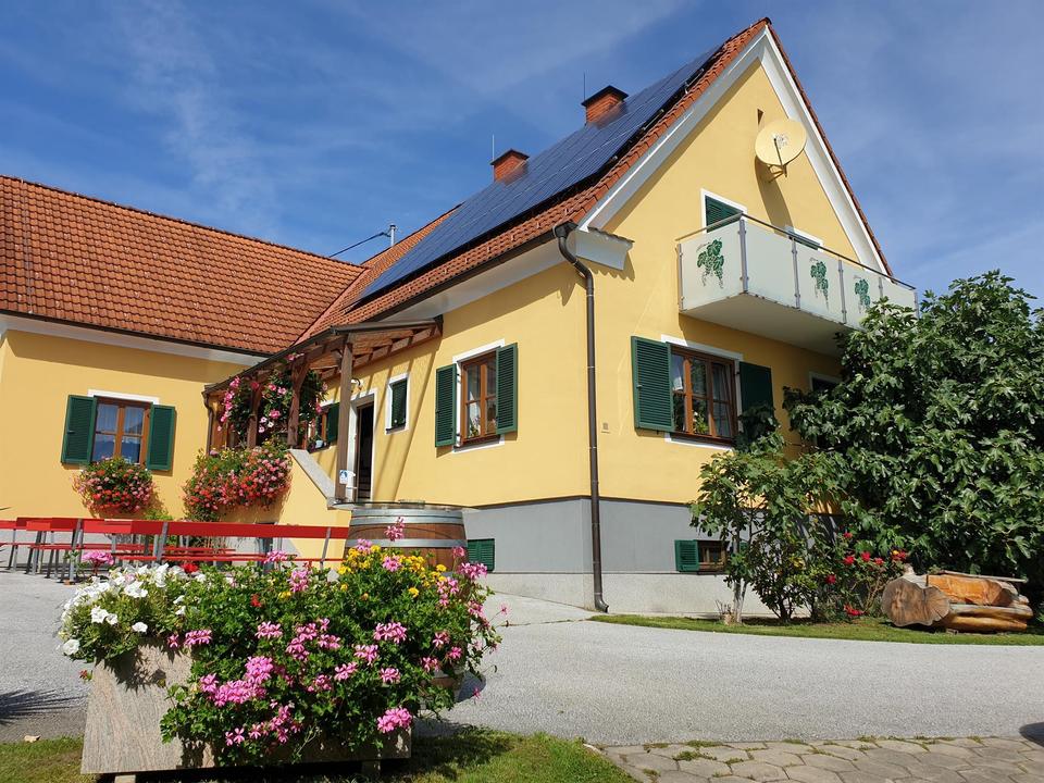 Ziagl´s Laube_Hausansicht_Oststeiermark