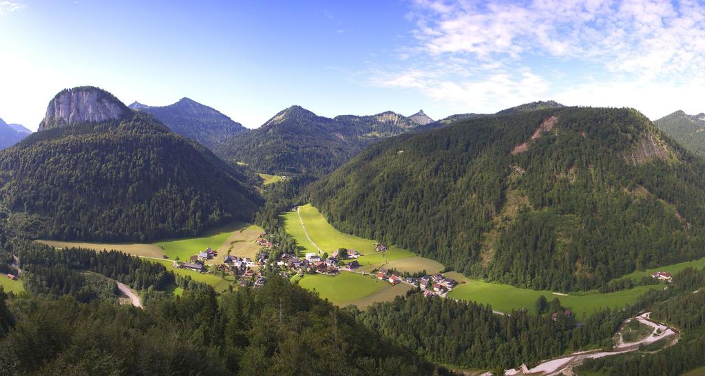 Blick auf Ort Hintersee und Ausgangspunkt vieler Touren