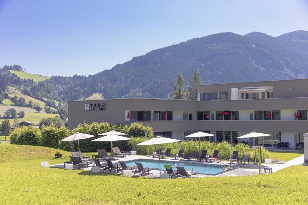 außenansicht-tauernresidence-radstadt-sommer