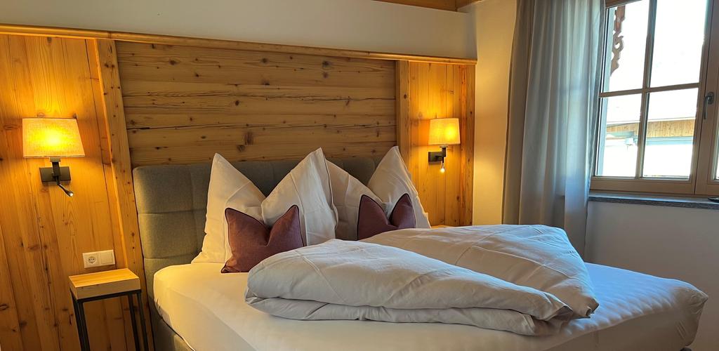 Zillertal-Landhaus Franz-Dachgeschoss-Schlafzimmer