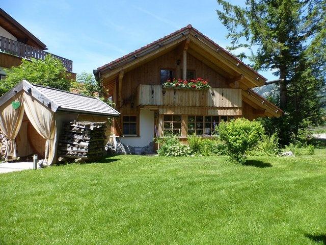 Wildererhuette mit Terrasse