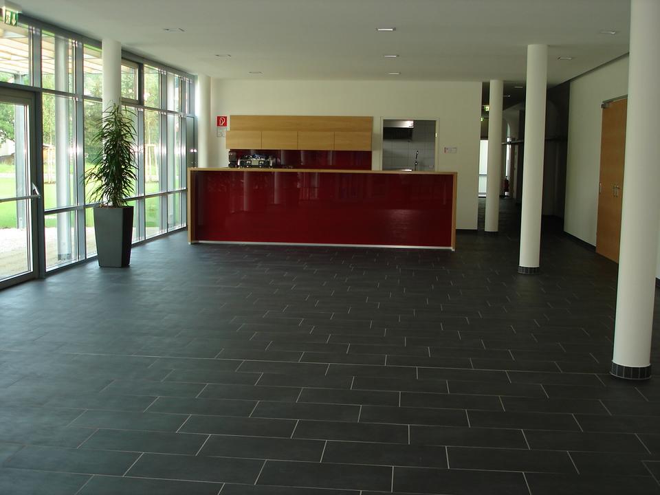 Foyer mit Ausschank