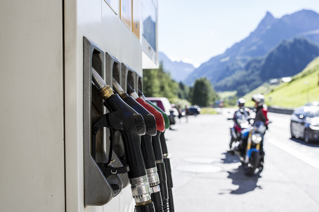 motorrad_paesse_2016_300dpi_danielzangerl-320-von-417-_2074857711.png
