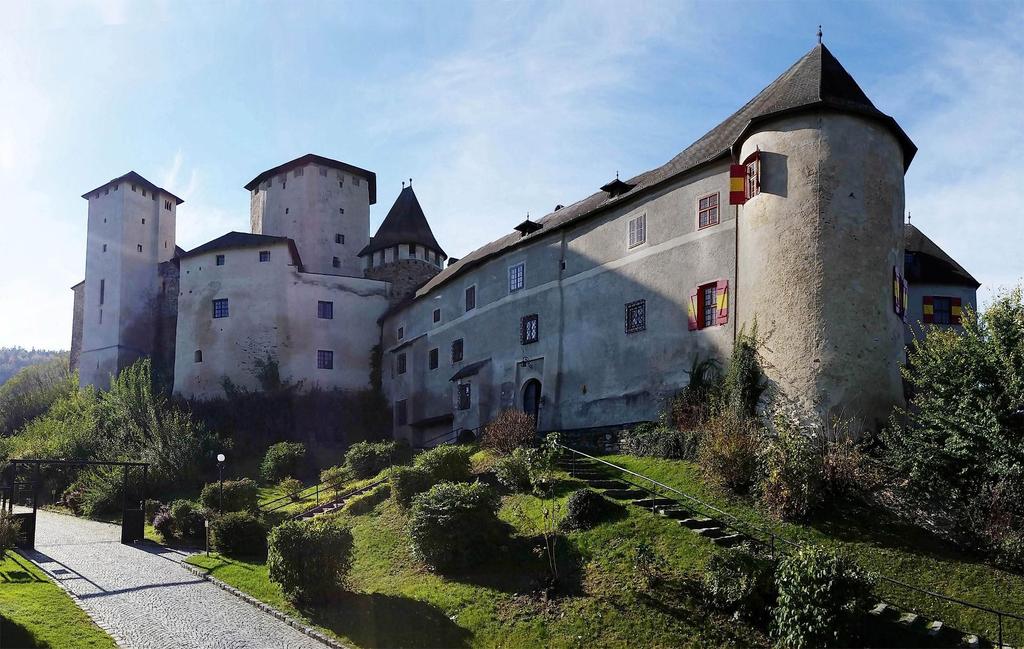Aufstieg zur Burg