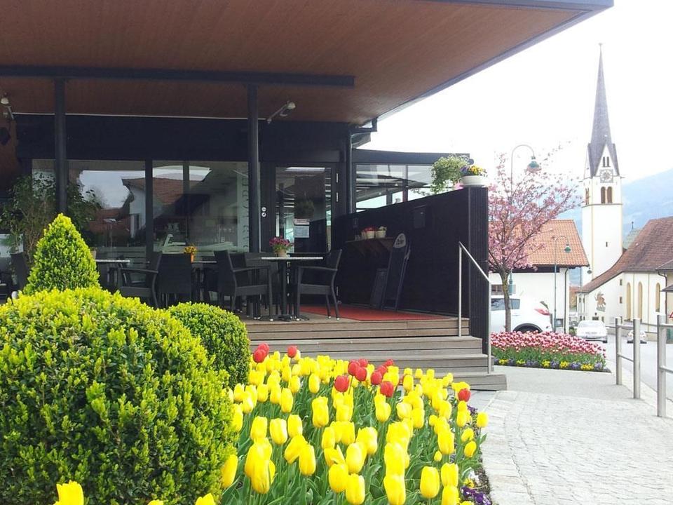 Cafe Forum1