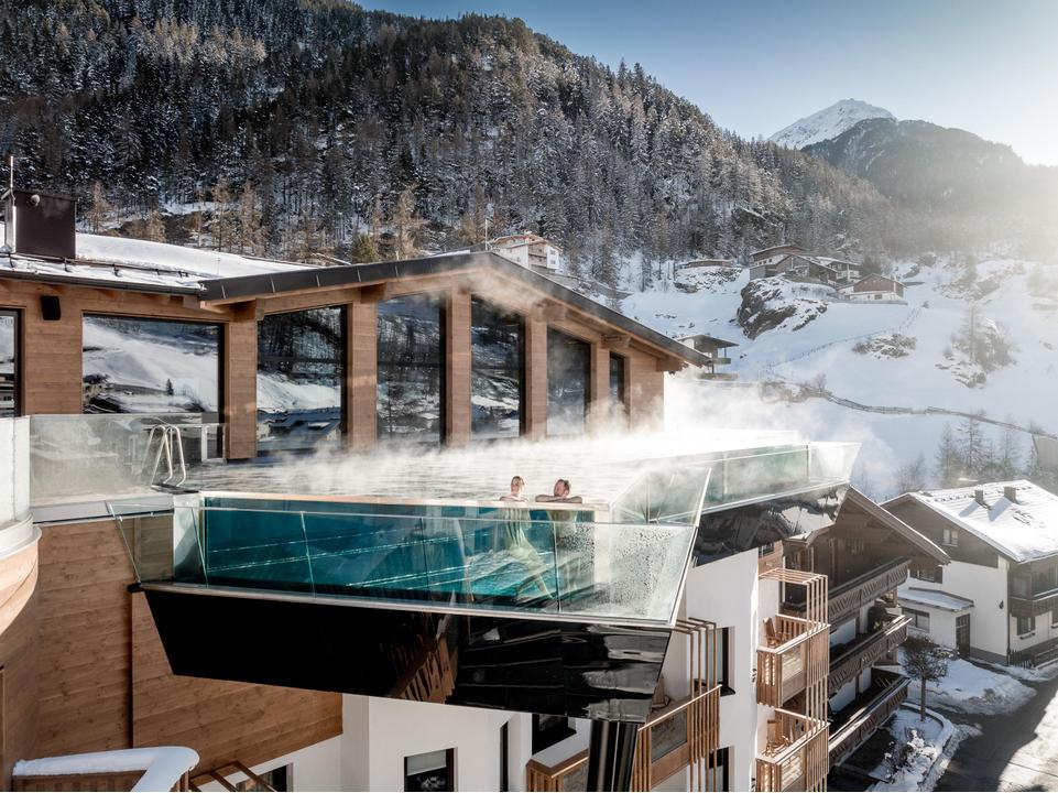 infinity_pool_aussenaufnahme_summit_spa_hotel_das_