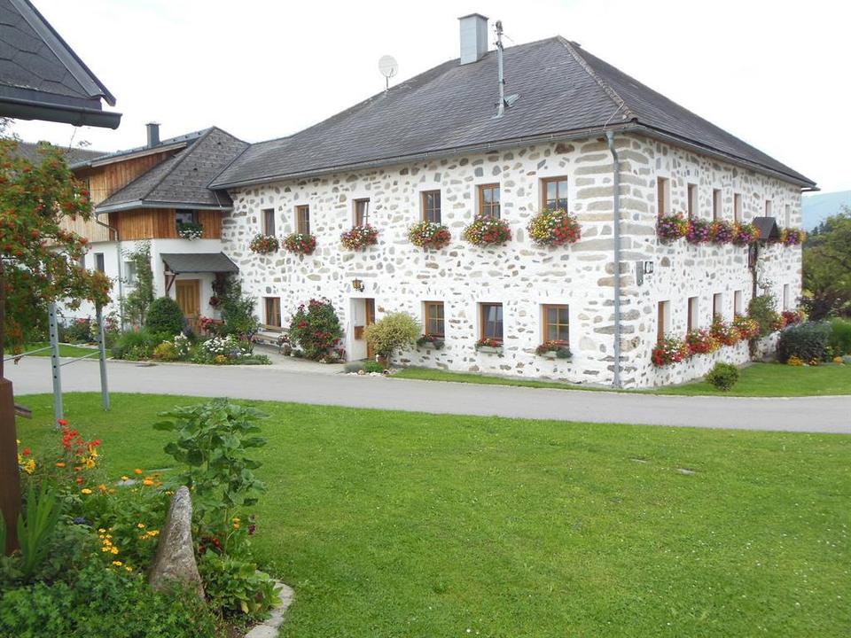 Bauernhof im Steinbloß-Stil