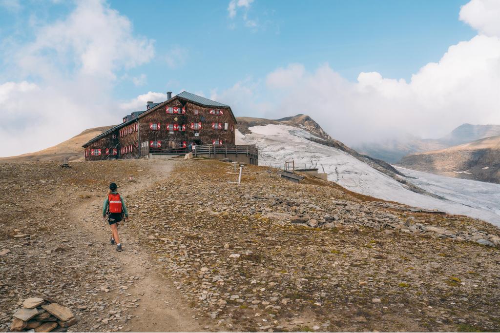 Oberwalderhütte im Sommer