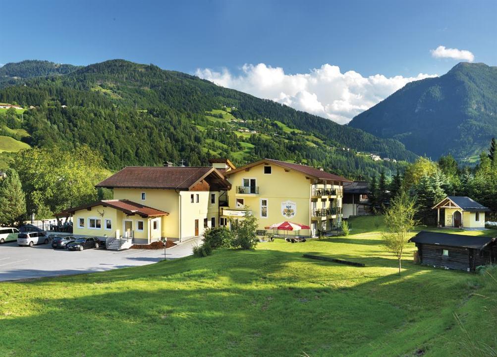 Hubertusstube, Hausaufnahme Sommer, Foto Oczlon