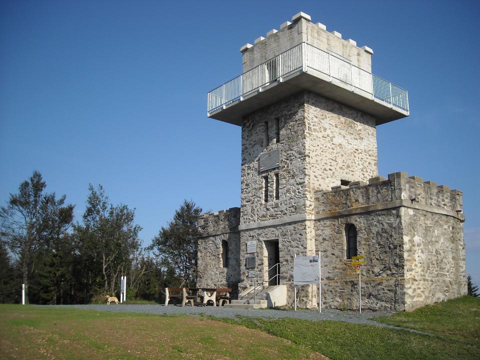 Aussichtsturm im Naturpark Geschriebenstein