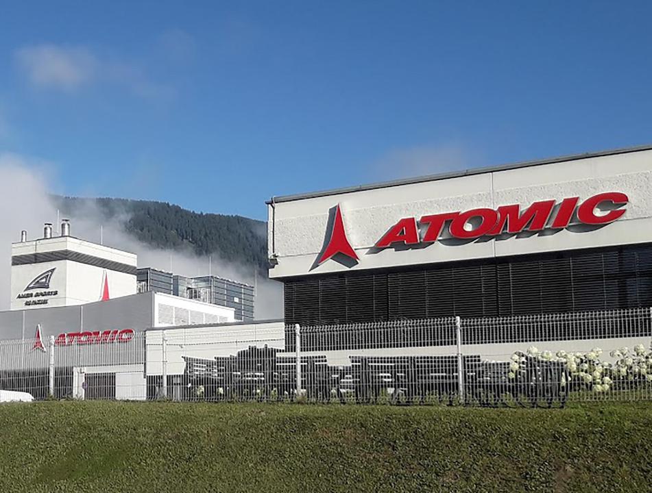 atomic-firma-ansicht-außen-gebäude-fabrik