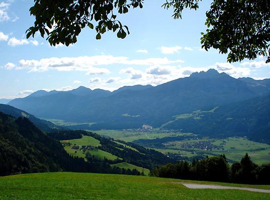 Blick von Hochwart aus ins Gailtal