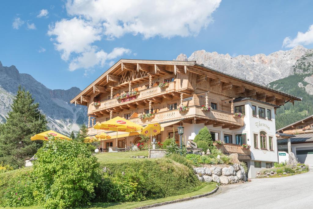 Hotel Pension Pinzgauer Hof