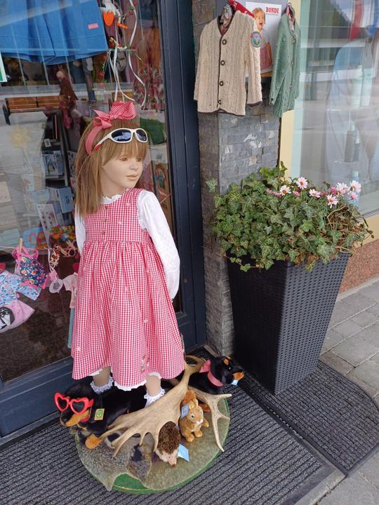 Kindertracht außen 2