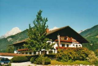 Hotel Hubertus im Sommer