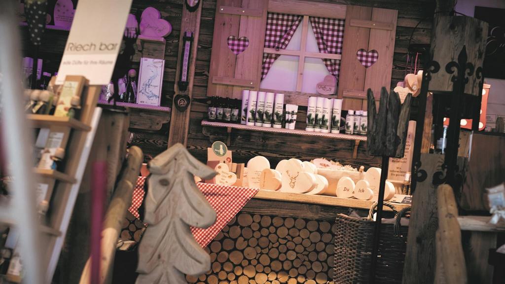 Holz [und] schenken mit Herz