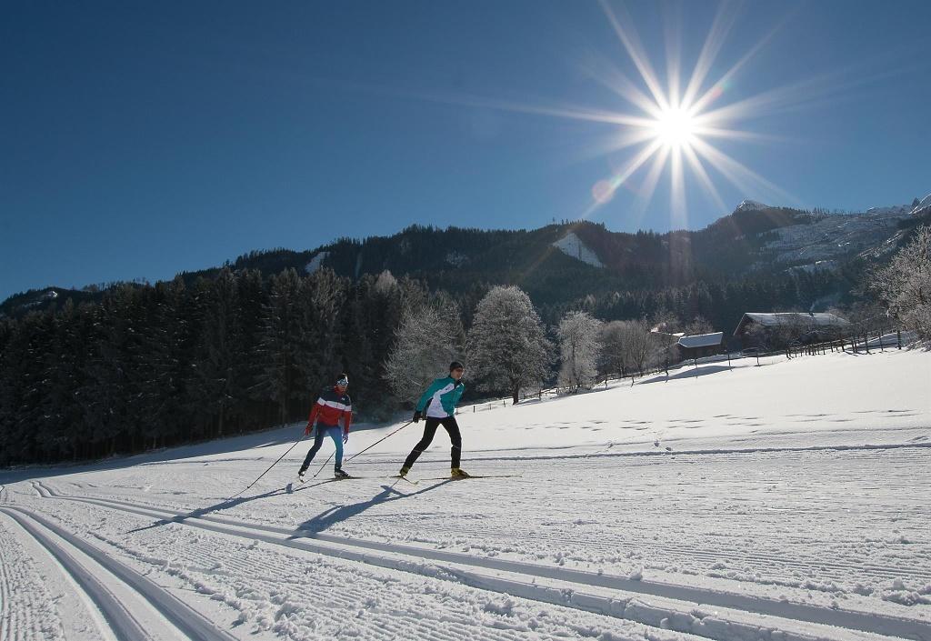 Skating entlang der Talloipe