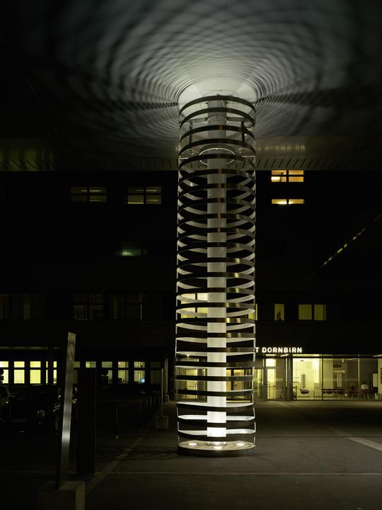 Ströhle Säule Krankenhaus Foto König.jpg