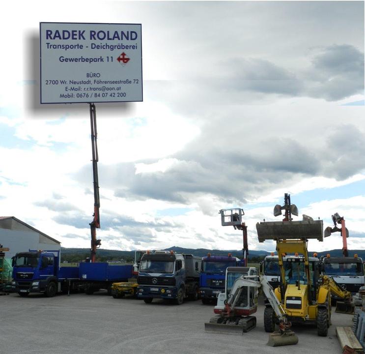 Radek Roland Logo